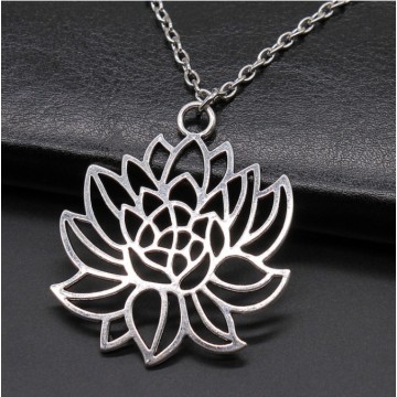Collier motif Fleur de Lotus
