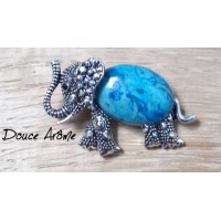 Broche Eléphant en Agate Crazy Lace Bleu