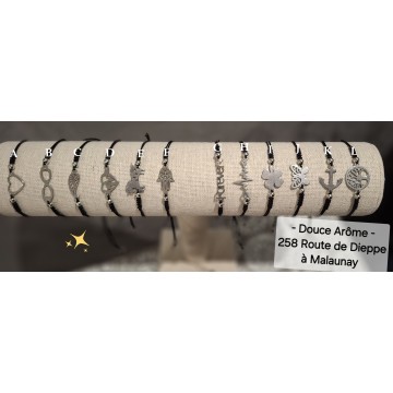 Bracelet cordon noir avec symbole argenté